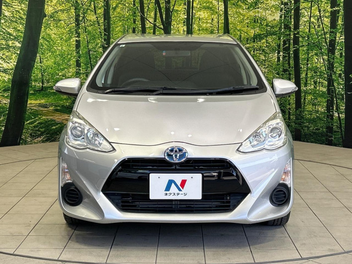 2016 Toyota Aqua DAA-NHP10 (UW-6a13f0e122287)[16]