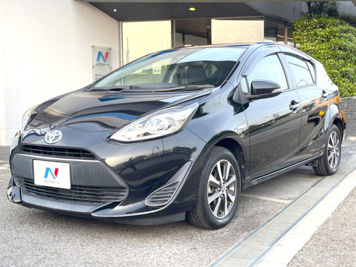 2017 Toyota Aqua DAA-NHP10 (UW-6a13f0e2d41e2)[10]