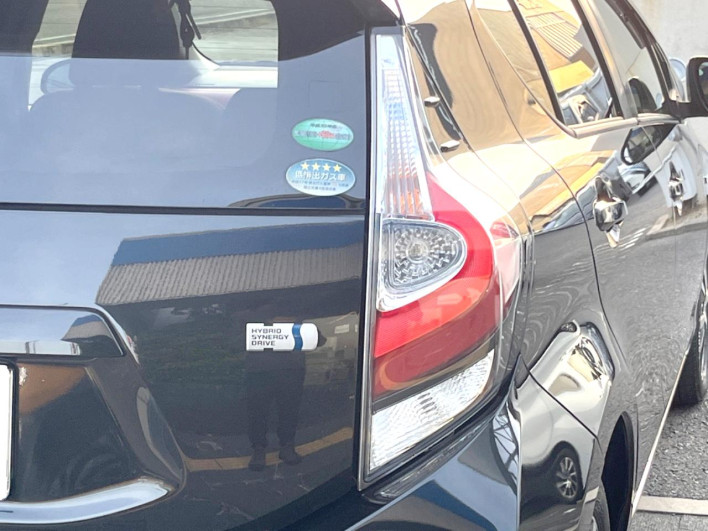 2017 Toyota Aqua DAA-NHP10 (UW-6a13f0e2d41e2)[19]