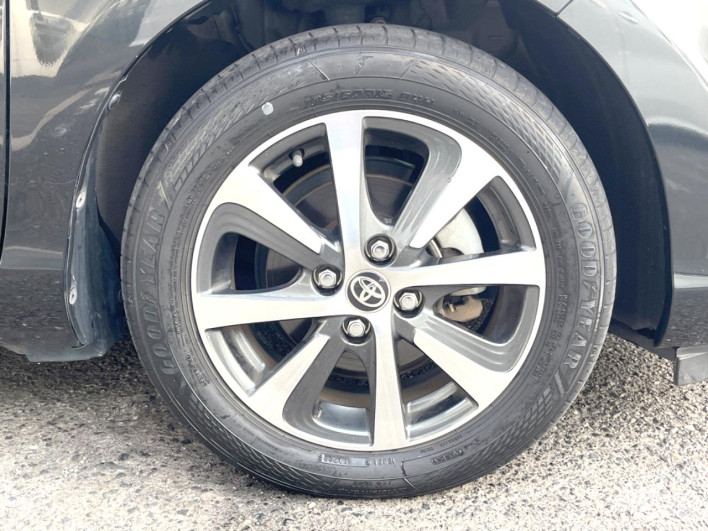 2017 Toyota Aqua DAA-NHP10 (UW-6a13f0e2d41e2)[27]