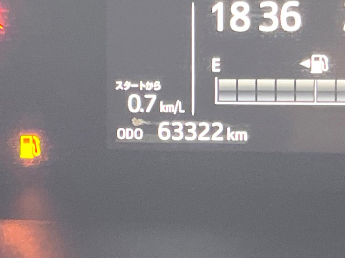 2017 Toyota Aqua DAA-NHP10 (UW-6a13f0e2d41e2)[2]