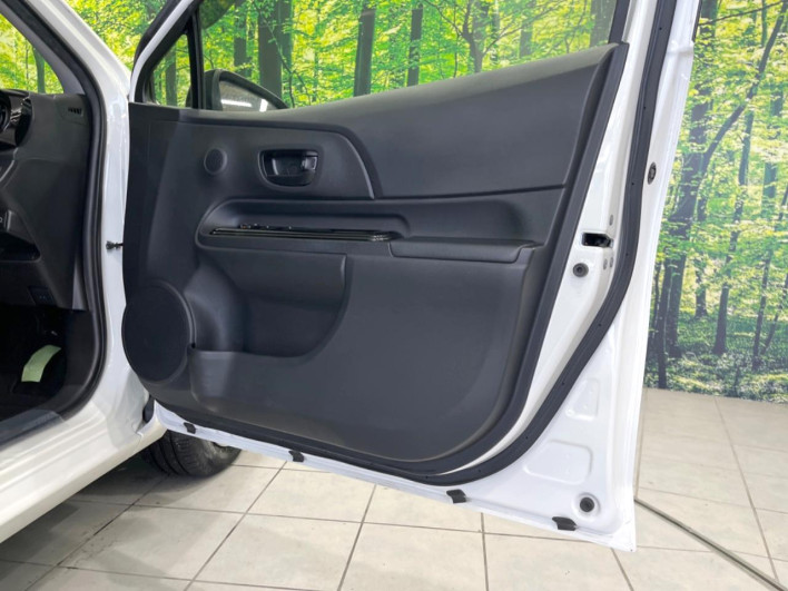 2018 Toyota Aqua DAA-NHP10 (UW-6a13f0e391c12)[6]