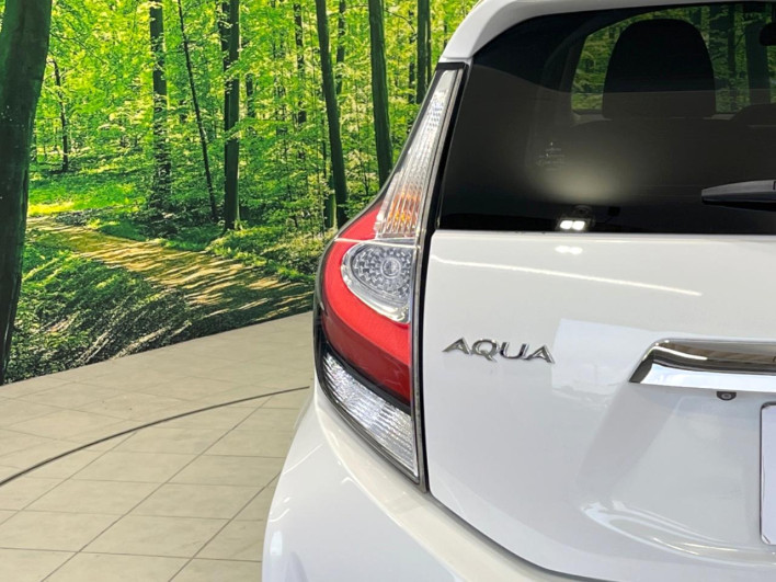2018 Toyota Aqua DAA-NHP10 (UW-6a13f0e391c12)[16]