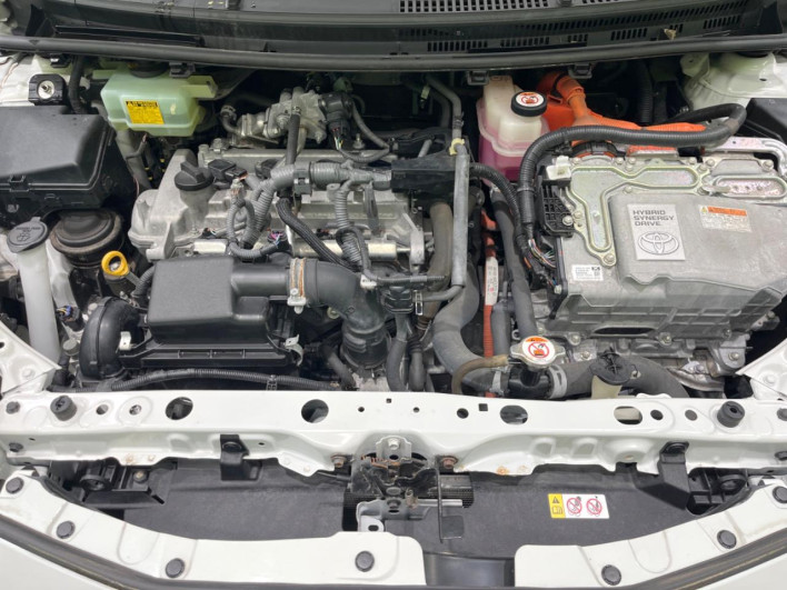 2018 Toyota Aqua DAA-NHP10 (UW-6a13f0e391c12)[5]
