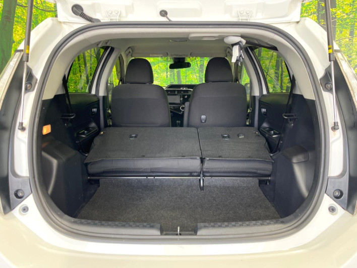 2018 Toyota Aqua DAA-NHP10 (UW-6a13f0e391c12)[20]