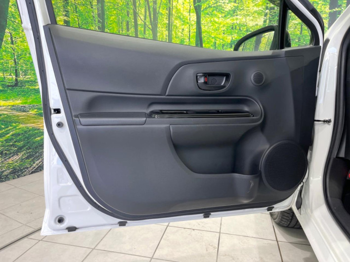 2018 Toyota Aqua DAA-NHP10 (UW-6a13f0e391c12)[9]