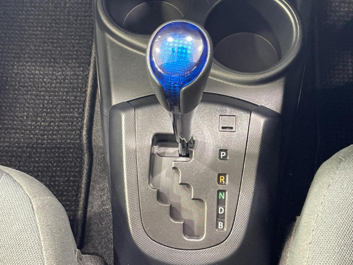 2018 Toyota Aqua DAA-NHP10 (UW-6a13f0e551486)[19]