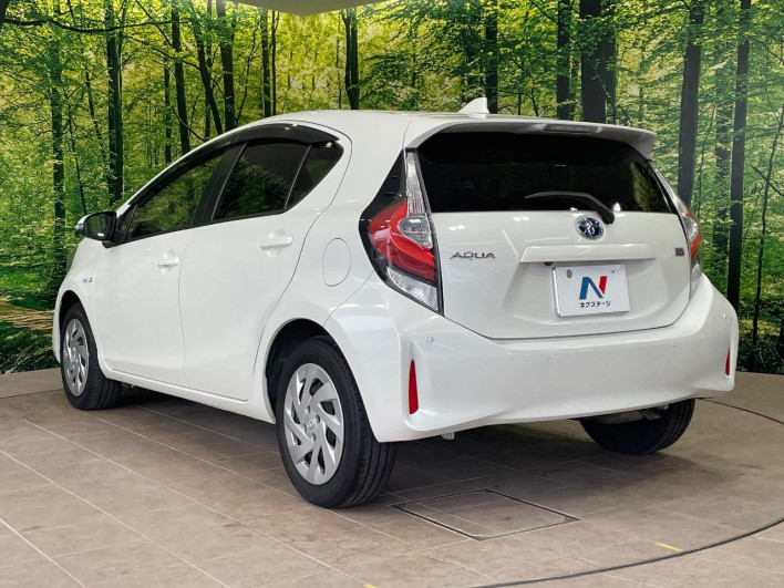 2018 Toyota Aqua DAA-NHP10 (UW-6a13f0e551486)[26]