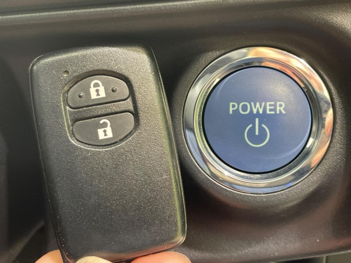 2018 Toyota Aqua DAA-NHP10 (UW-6a13f0e551486)[14]