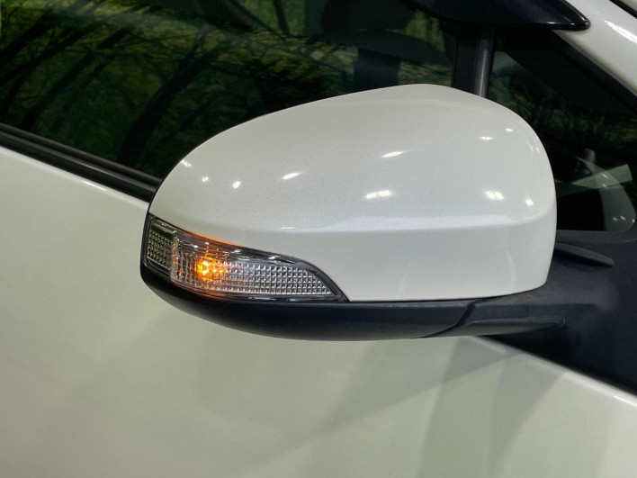2018 Toyota Aqua DAA-NHP10 (UW-6a13f0e551486)[12]