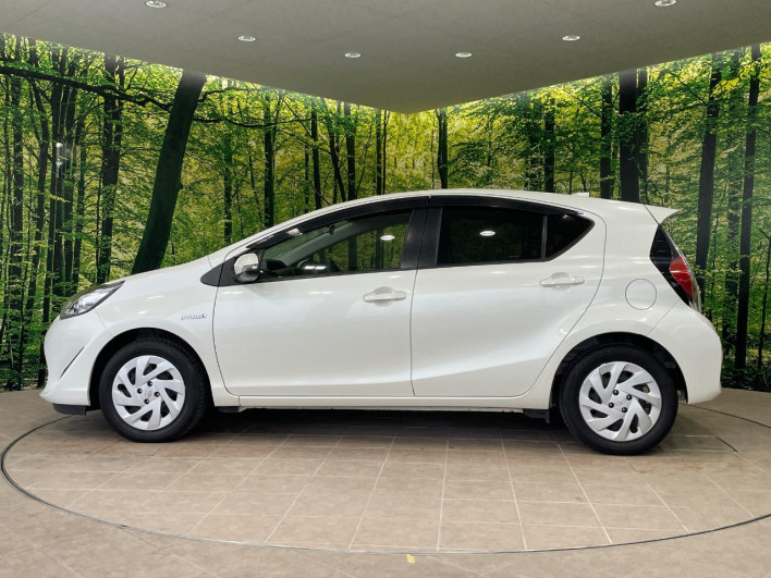 2018 Toyota Aqua DAA-NHP10 (UW-6a13f0e551486)[27]
