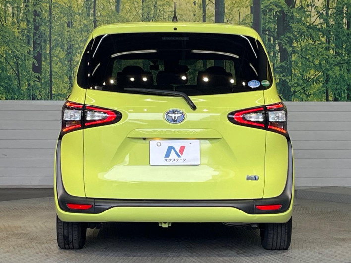 2015 Toyota Sienta DAA-NHP170G (UW-6a13f0e6a3149)[8]