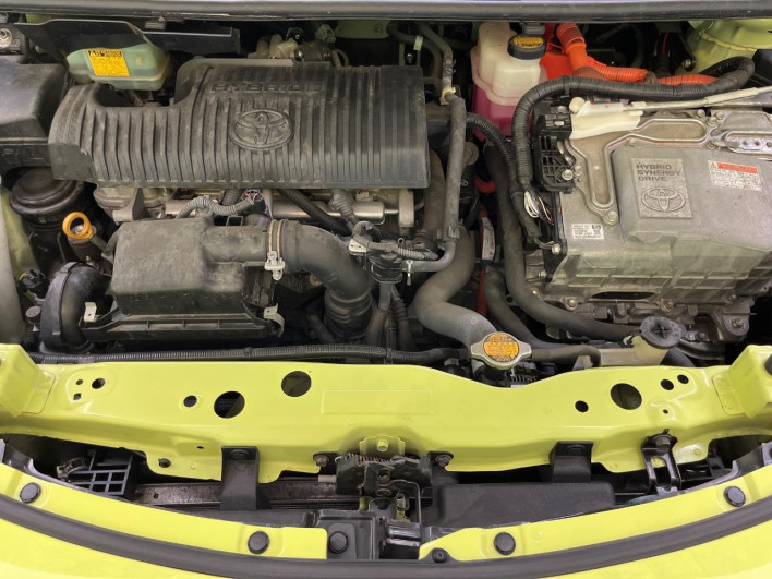 2015 Toyota Sienta DAA-NHP170G (UW-6a13f0e6a3149)[17]