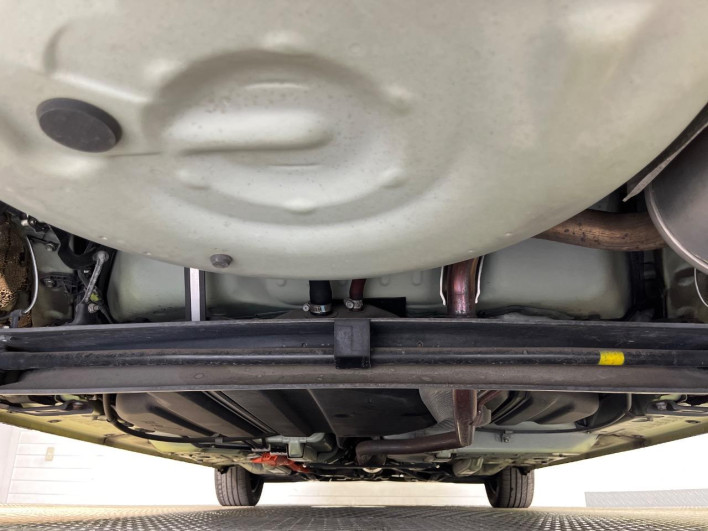 2015 Toyota Sienta DAA-NHP170G (UW-6a13f0e6a3149)[10]
