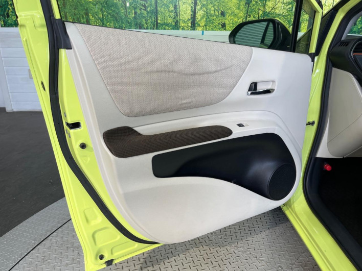 2015 Toyota Sienta DAA-NHP170G (UW-6a13f0e6a3149)[18]