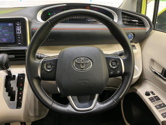 2015 Toyota Sienta DAA-NHP170G (UW-6a13f0e6a3149)[21]