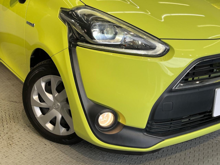 2015 Toyota Sienta DAA-NHP170G (UW-6a13f0e6a3149)[28]