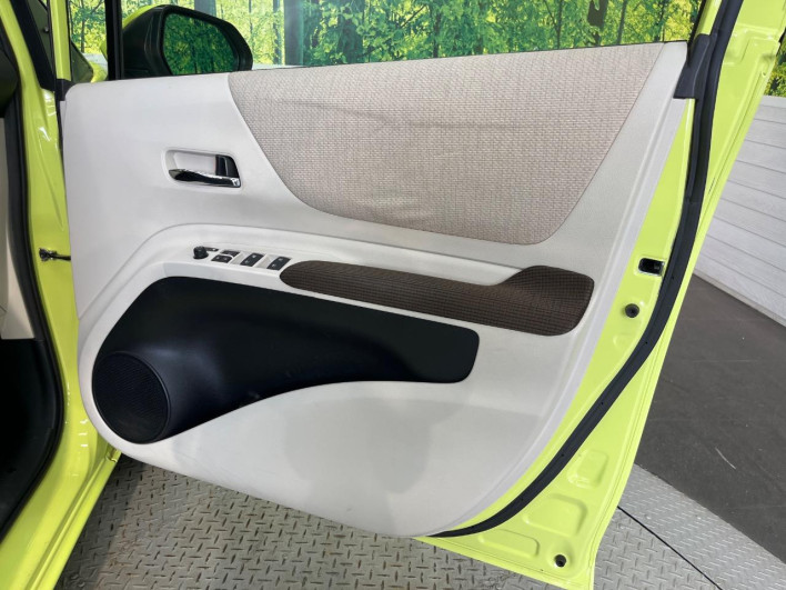 2015 Toyota Sienta DAA-NHP170G (UW-6a13f0e6a3149)[16]
