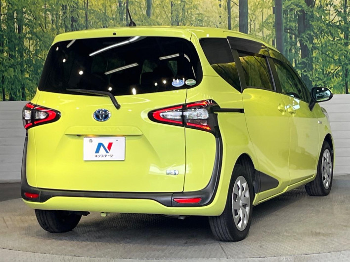 2015 Toyota Sienta DAA-NHP170G (UW-6a13f0e6a3149)[22]