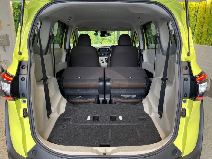 2015 Toyota Sienta DAA-NHP170G (UW-6a13f0e6a3149)[15]