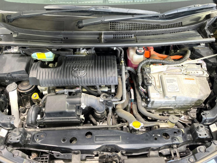 2017 Toyota Sienta DAA-NHP170G (UW-6a13f0e711310)[4]