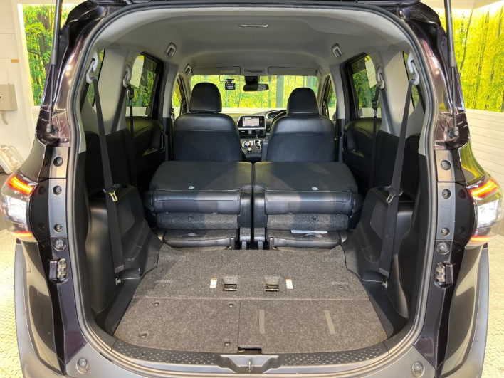 2017 Toyota Sienta DAA-NHP170G (UW-6a13f0e72c1f6)[15]