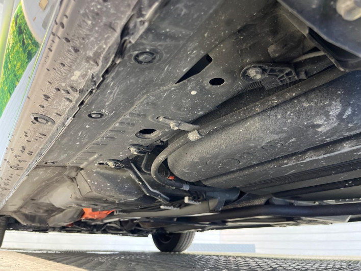 2017 Toyota Sienta DAA-NHP170G (UW-6a13f0e72c1f6)[9]