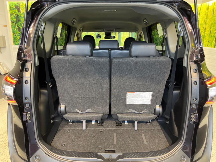 2017 Toyota Sienta DAA-NHP170G (UW-6a13f0e72c1f6)[13]
