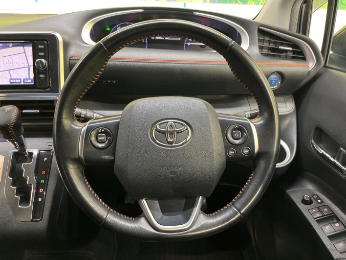 2017 Toyota Sienta DAA-NHP170G (UW-6a13f0e72c1f6)[21]