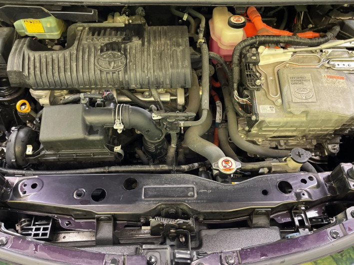 2017 Toyota Sienta DAA-NHP170G (UW-6a13f0e72c1f6)[17]