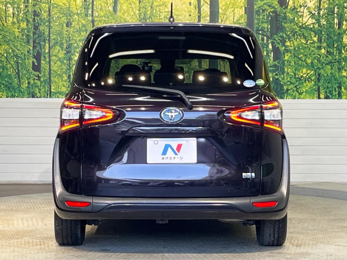 2017 Toyota Sienta DAA-NHP170G (UW-6a13f0e72c1f6)[8]