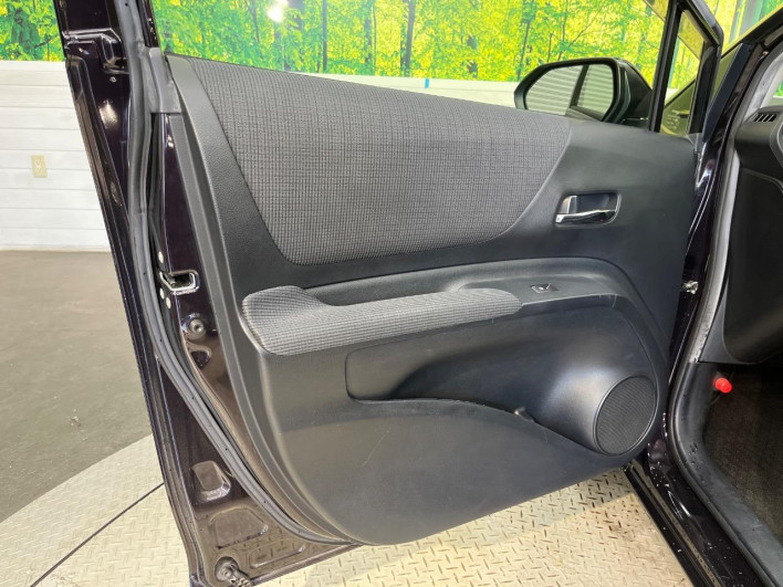 2017 Toyota Sienta DAA-NHP170G (UW-6a13f0e72c1f6)[18]