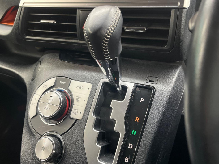2019 Toyota Sienta 6AA-NHP170G (UW-6a13f0e9689f4)[23]