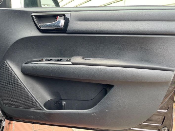 2017 Toyota Corolla Fielder DAA-NKE165G (UW-6a13f0ea6b1db)[28]