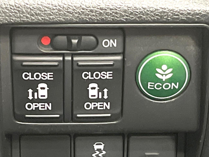2014 Honda Odyssey DBA-RC1 (UW-6a13f0f484f87)[23]