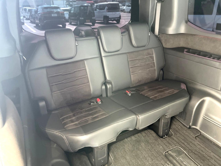 2022 Honda Step Wagon 6AA-RP8 (UW-6a13f0f7a767b)[14]