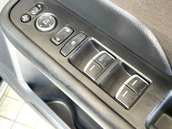 2022 Honda Step Wagon 6AA-RP8 (UW-6a13f0f7a767b)[21]
