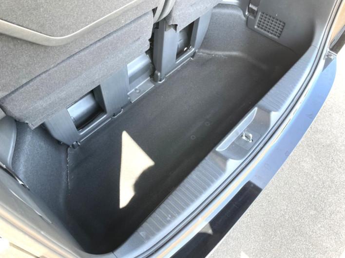 2022 Honda Step Wagon 6AA-RP8 (UW-6a13f0f7a767b)[12]
