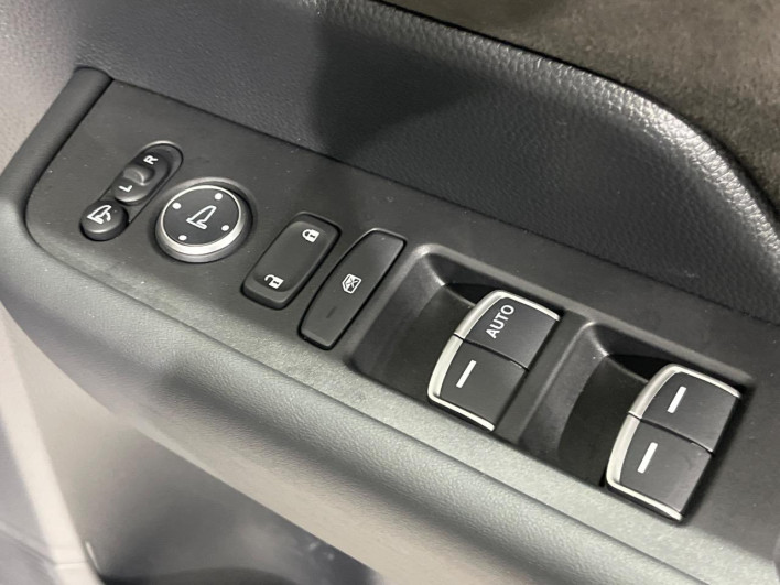 2022 Honda Step Wagon 6AA-RP8 (UW-6a13f0f7b3a08)[17]