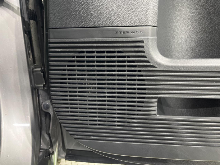 2022 Honda Step Wagon 6AA-RP8 (UW-6a13f0f7b3a08)[20]