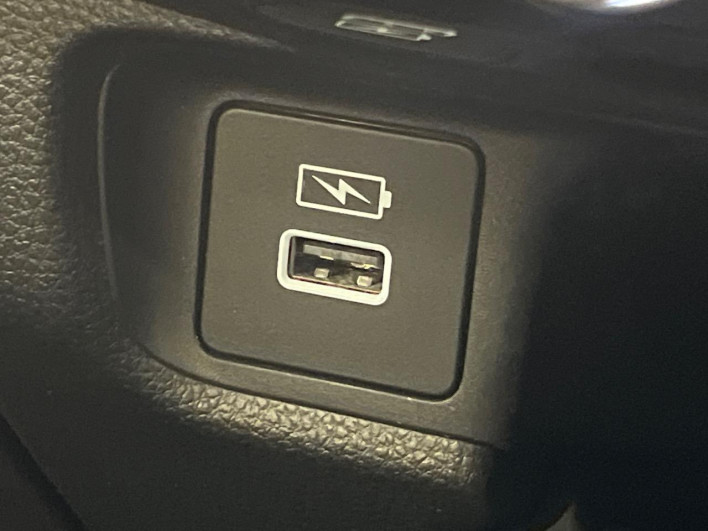 2021 Honda VEZEL 6AA-RV5 (UW-6a13f0fbec10b)[24]