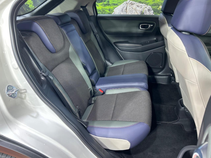2024 Honda VEZEL 6AA-RV5 (UW-6a13f0ffb8e79)[23]