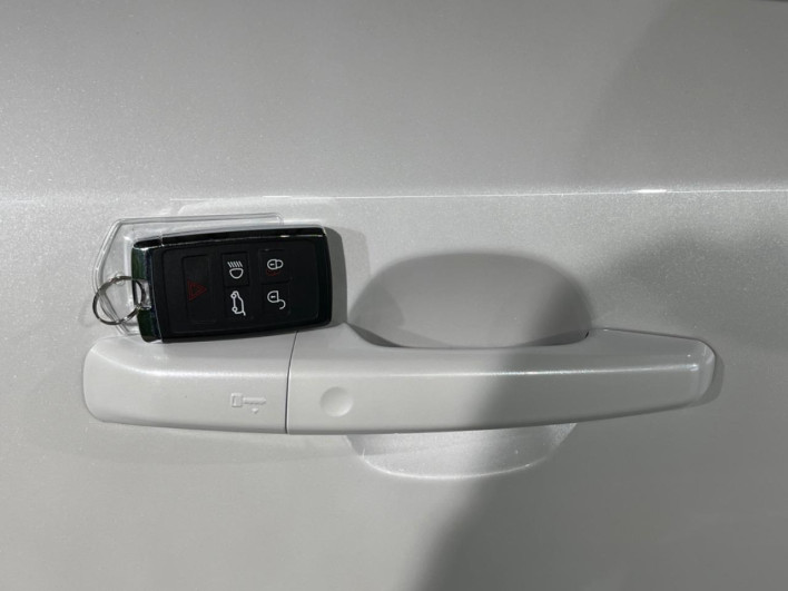 2025 Jaguar E Pace 3LA-DF15TB (UW-6a13f10663c65)[9]