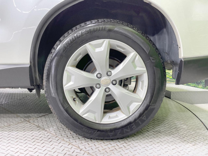 2013 Subaru Forester DBA-SJ5 (UW-6a13f108a64c3)[28]