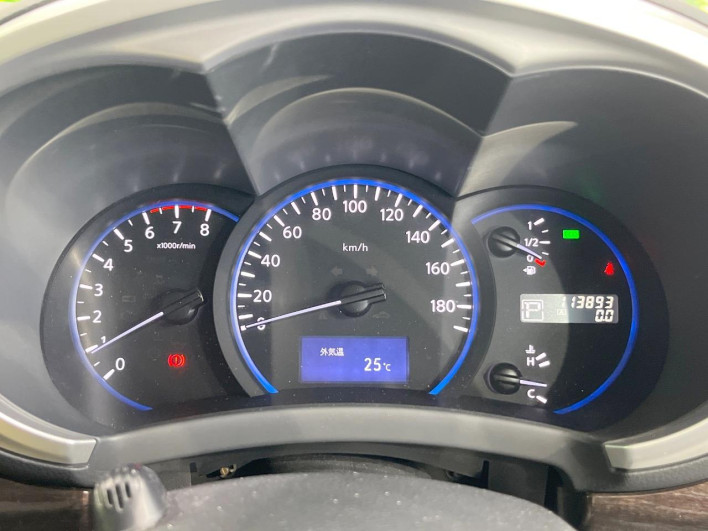 2013 Nissan Elgrand DBA-TE52 (UW-6a13f1101146f)[25]