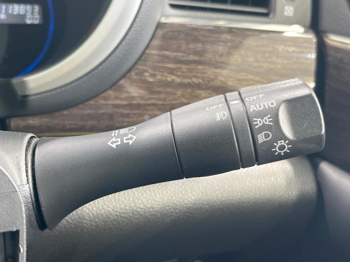 2013 Nissan Elgrand DBA-TE52 (UW-6a13f1101146f)[27]