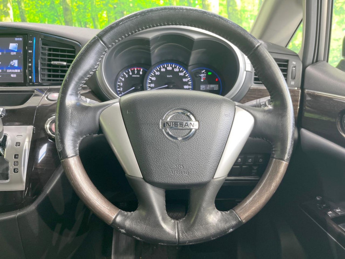 2013 Nissan Elgrand DBA-TE52 (UW-6a13f1101146f)[26]