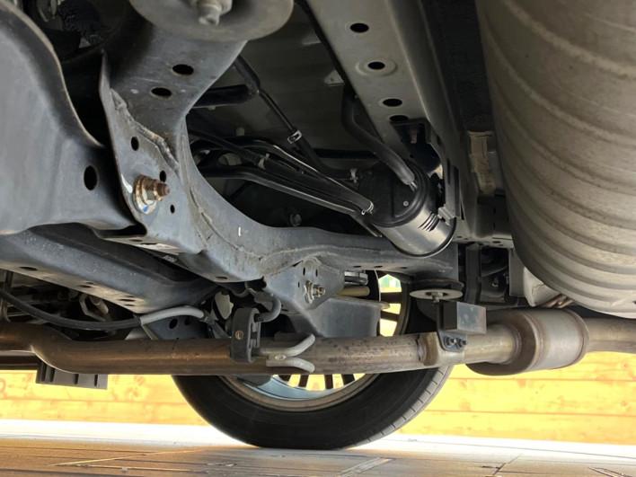 2016 Nissan Elgrand DBA-TE52 (UW-6a13f11098f9c)[12]