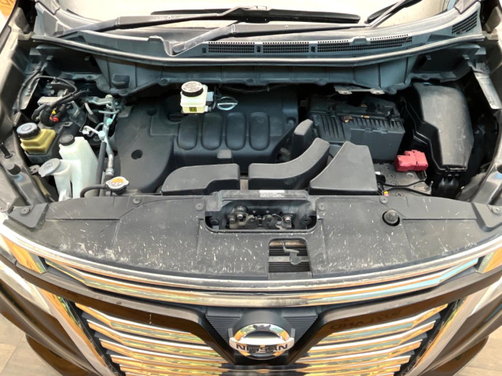 2016 Nissan Elgrand DBA-TE52 (UW-6a13f11098f9c)[4]