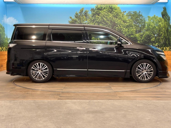 2016 Nissan Elgrand DBA-TE52 (UW-6a13f11098f9c)[11]